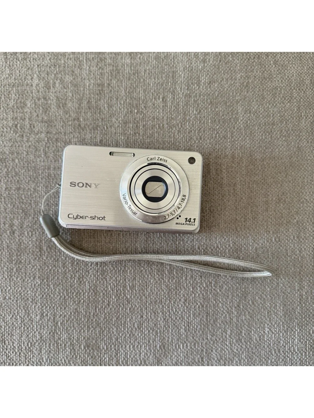 Sony Cyber-shot 14.1MP Digital Camera Carl Zeiss Tested